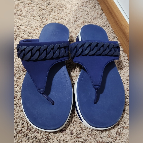 Fit Flop Heda chain toe thong size 9 - midnight blue/white EUC - Picture 1 of 3